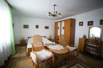 Фото номера Трехместный номер с ванной комнатой Фермерские дома Pensiunea Casa-Stefanel г. Садова 3
