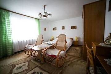 Фото номера Трехместный номер с ванной комнатой Фермерские дома Pensiunea Casa-Stefanel г. Садова 2